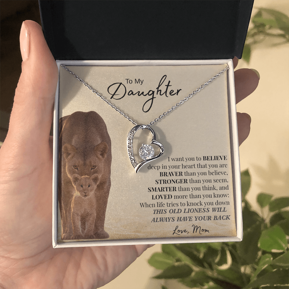 THIS OLD LIONESS WILL ALWAYS HAVE YOUR BACK | Forever Love Necklace